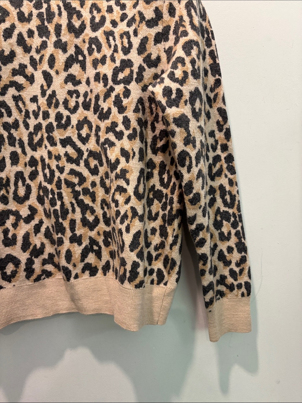 J.Crew 100% Merino Wool Leopard Crewneck Sweater Beige Brown Size M - Picture 11 of 13